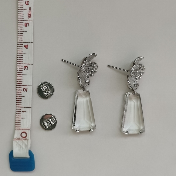 FINAL CLEARANCE NEW HANDMADE RHODIUM COPPER STUD FLOWER EARRINGS CLEAR CRYSTAL - Picture 6 of 7